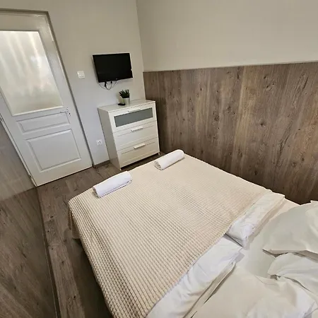 Zoli Apartmanok-timi Koelcsey 34-36 * Hajdúszoboszló