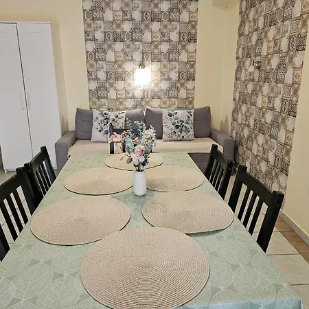 Zoli Apartmanok-timi Koelcsey 34-36 * Hajdúszoboszló