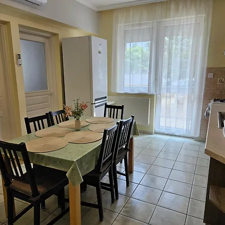 Zoli Apartmanok-timi Koelcsey 34-36