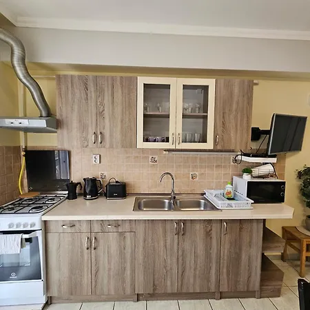 Zoli Apartmanok-timi Koelcsey 34-36 *
