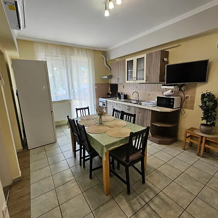 Zoli Apartmanok-timi Koelcsey 34-36 Hajdúszoboszló