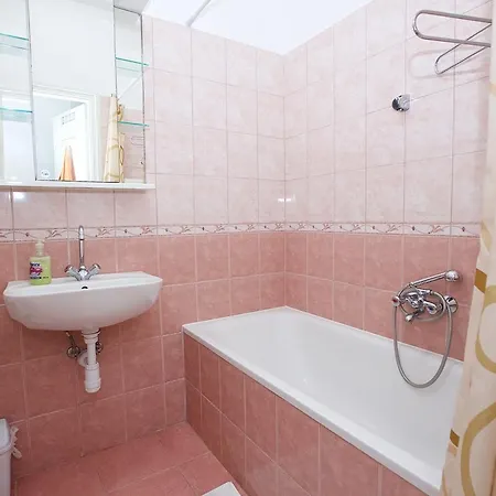 Zoli Apartmanok-timi Koelcsey 34-36 * Хайдусобосло