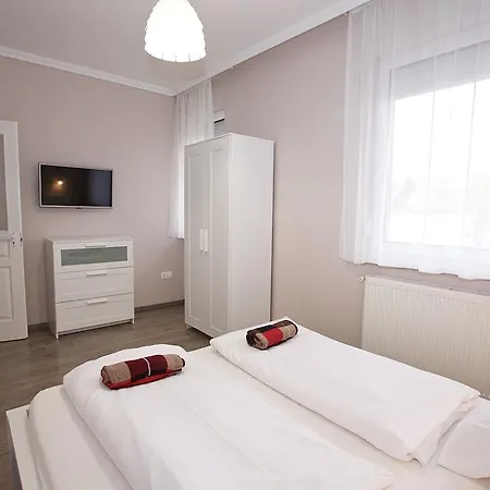 Zoli Apartmanok-timi Koelcsey 34-36 Apartment Hajduszoboszlo