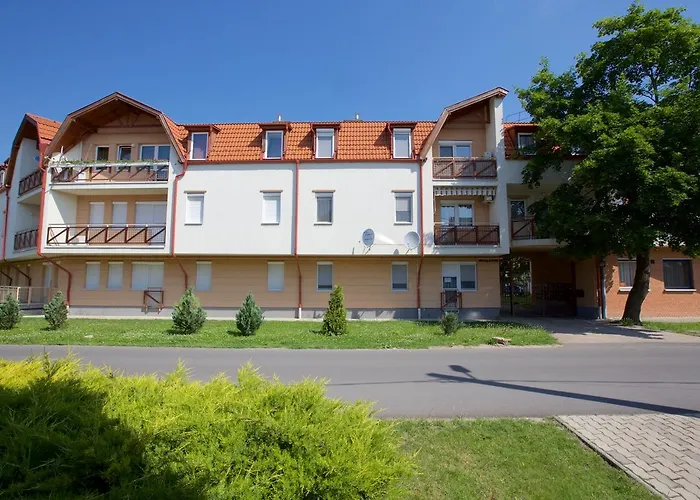 Zoli Apartmanok-timi Koelcsey 34-36 דירה *