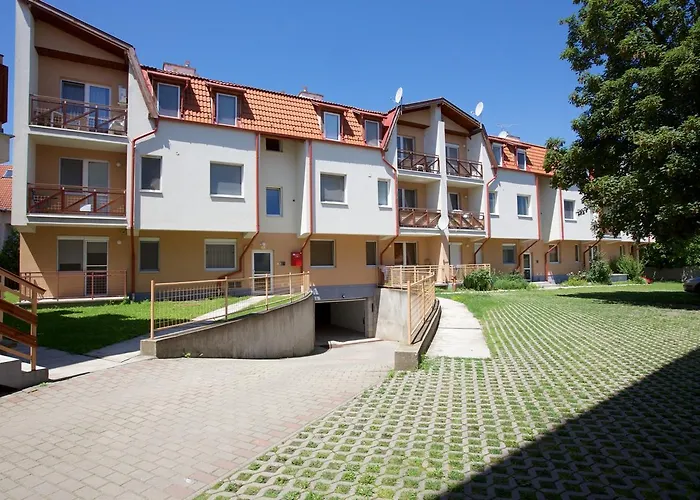 דירה Zoli Apartmanok-timi Koelcsey 34-36 *